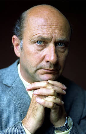 Donald Pleasence as 