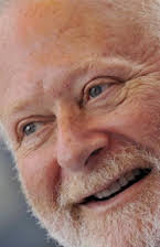 Jonathan Lynn como Director