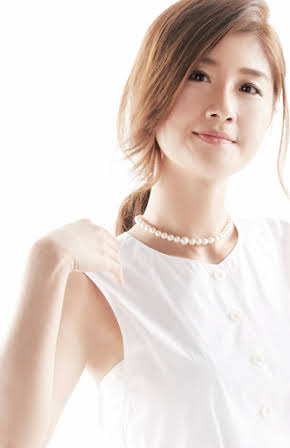 Jacqueline Zhu as 