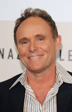 Robert Knott som Director