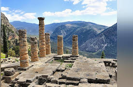 The Pagan World: Ancient Religions before Christianity: Delphi and Other Greek Sanctuaries