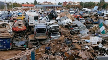 2:05 AM: World's Deadliest Weather: Caught on Camera | Paramount | 1/3 2026