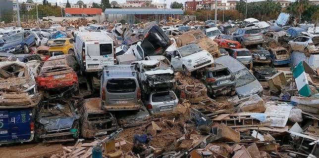 9:00 PM: World's Deadliest Weather: Caught on Camera | Paramount | 12/17 2025