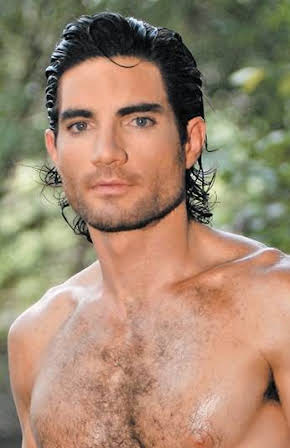 Víctor González as 