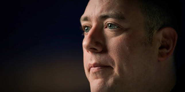 23:30: Tenåringen som lurte alle: Nettet snører seg sammen | NRK 3 | 11/7 2025