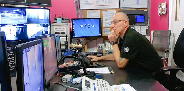 10:00 AM: Shoplifters & Scammers: At War... (S1 E11) (S1) | 5 Star | 2/2 2026