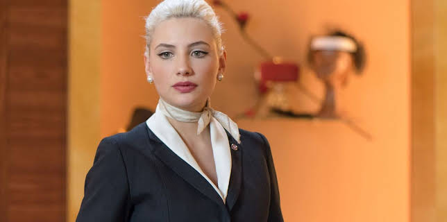 21:00: Velvet (S01/E18) | One | 2/10 2026