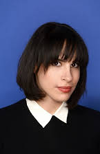 Desiree Akhavan som 