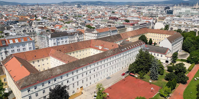 10:45: Wiens erotische Palais (2/3) | 3SAT | 2/14 2026