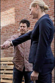 03:32: The Librarians (T1): Ep.3 The Librarians y estar entre la espada y la pared | SYFY | 7/10 2026