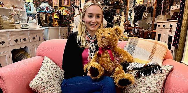 4:30 PM: Antiques Road Trip (S32) | BBC One | 1/30 2026