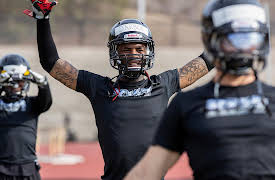 4th and Loud: Season 1: A New Arena