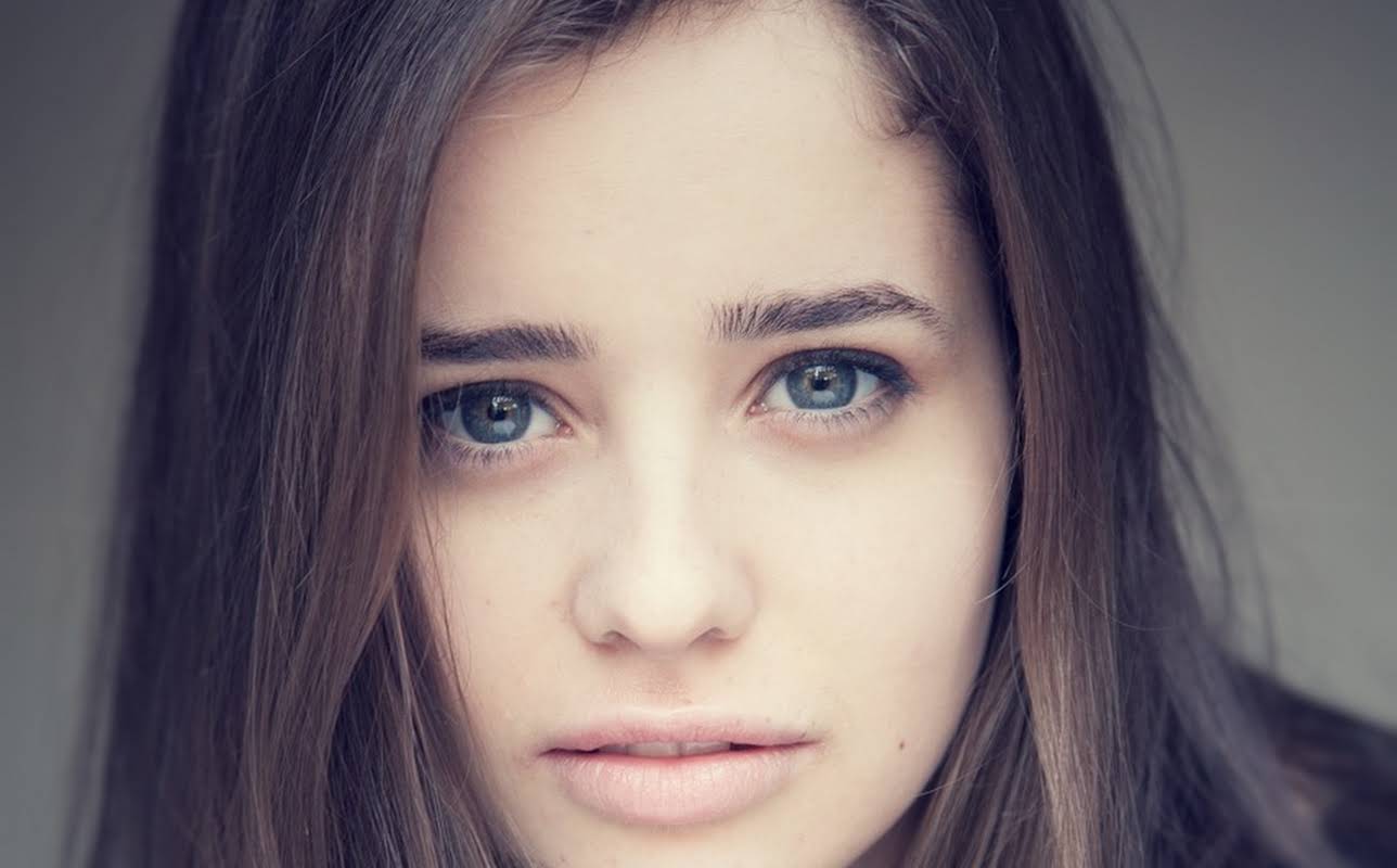 Holly Earl