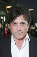 J.H. Wyman som Producer