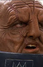 Anthony O'Donnell como Oily Librarian