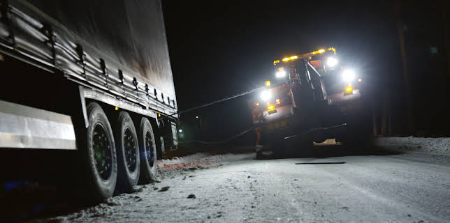 18:00: Frusna vägar (S11 E8) (S11) | TV3 | 11/24 2025