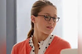 Supergirl: Season 1: Human for a Day