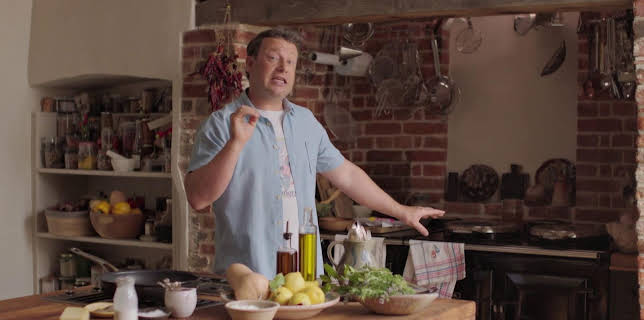 17:55: Jamie Oliver: Together (S1 E4) (S1) | TV8 | 12/14 2025