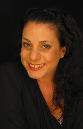 Hilla Sarjon as 