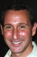 Adam Shankman som Director