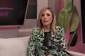 Dosis con Michelle Galván season-1: Pasaporte a la risa, con Clara Ulrich