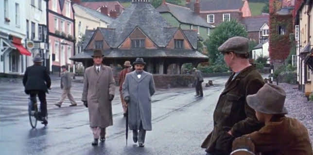 10:05: Poirot: Mysteriet i Cornwall | NRK 2 | 1/22 2026