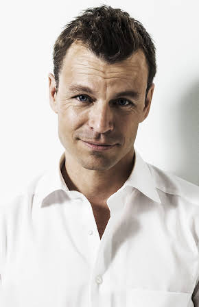 Peter Franzén as 