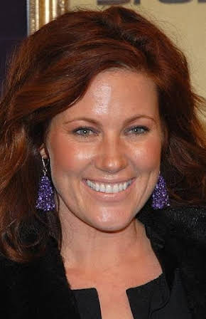 Elisa Donovan as 