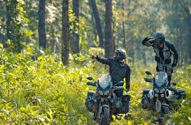 Himalaya Calling - Overland to the highest passes in the world: From Kathmandu to the Indian Ocean