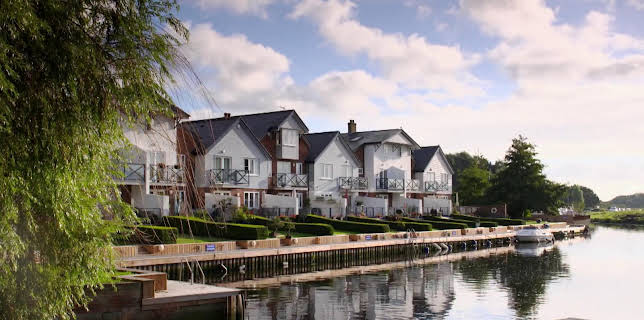 04:20: En plats på landet (S31 E24) (S31) | TV8 | 2/6 2026