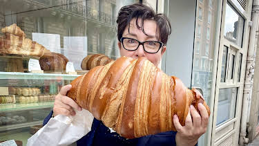 00:40: Paris til Istanbul med Sue Perkins: Paris | NRK 1 | 5/15 2026