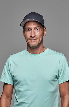 Mirco Nontschew as Tschakko       (voice)