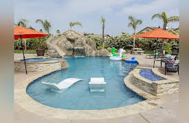 Supersize My Pool, Season 1: Mountain of a Makeover