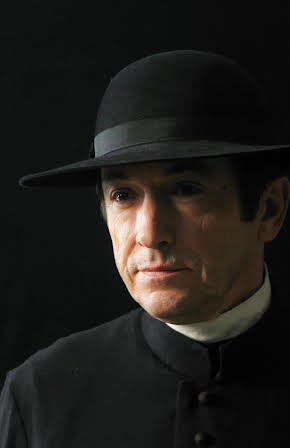 Adriano Luz as 
