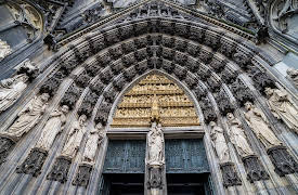 The Surprising Lives of Christian Saints: Saints in Our Everyday World