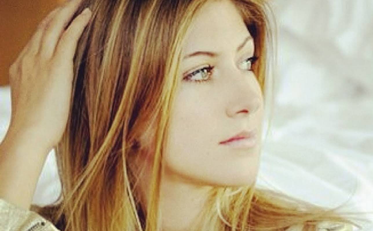 Amanda Sthers