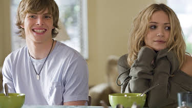 18:00: Weeds (S3 E7) (S3) | Viasat Series | 10/28 2026