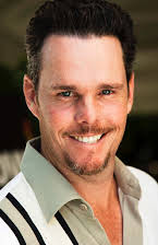 Kevin Dillon como 