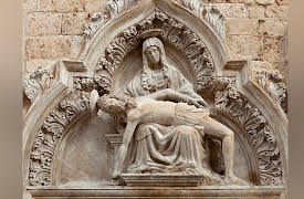 The Great Tours: Experiencing Medieval Europe: Dubrovnik: City of Seven Flags