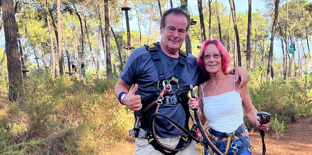 8:00 AM: Bargain-Loving Brits in the Sun (S14 E5) (S14) | 5 Star | 12/3 2025