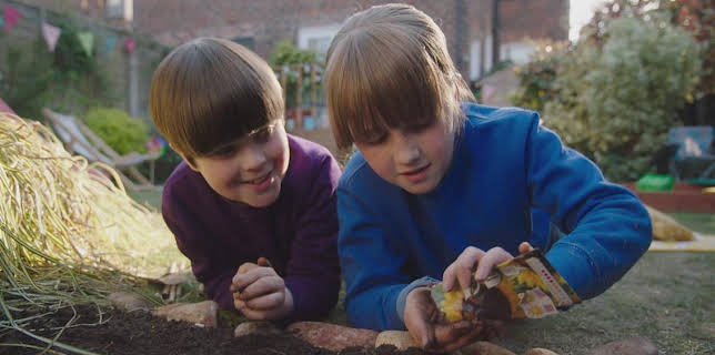 4:00 PM: Biff and Chip (S1) | Cbeebies | 11/15 2025