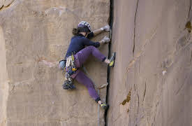 The Climb, Season 1: The Crack