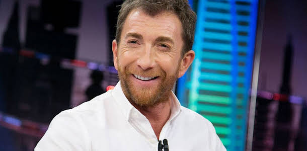 Pablo Motos pide publicamente perdón a su hermana en directo.