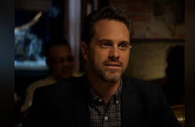 Life in Pieces Season 1: Interruptus Date Breast Movin'