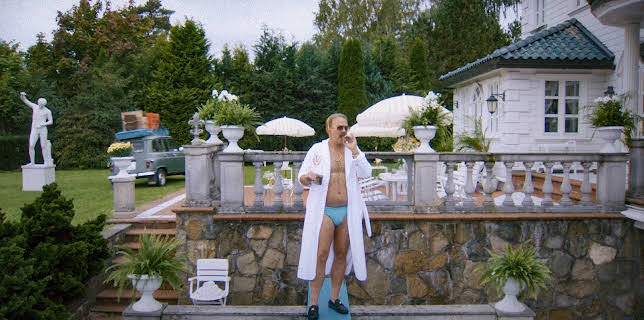 10:55: Våre beste år: Kollektiv og svømmebasseng | NRK 2 | 11/24 2025