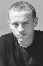 Peter Anthony Tambakis como Darren 
  
  
  (as Peter Tambakis)