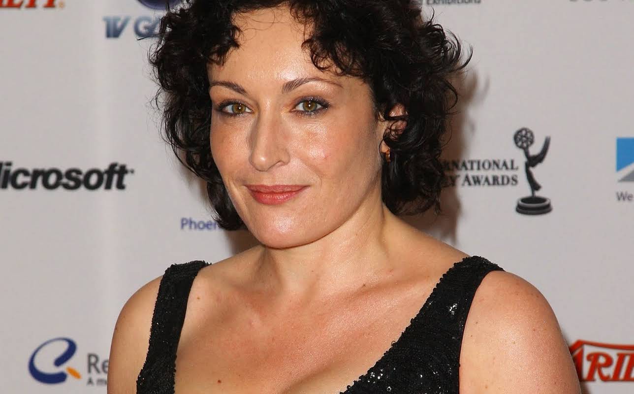 Lucy Cohu
