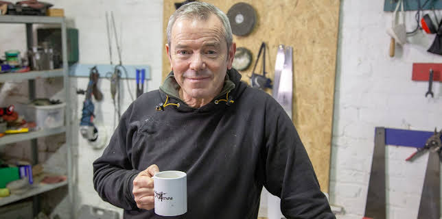 1:10 PM: Find It, Fix It, Flog It | Channel 4 | 1/14 2026