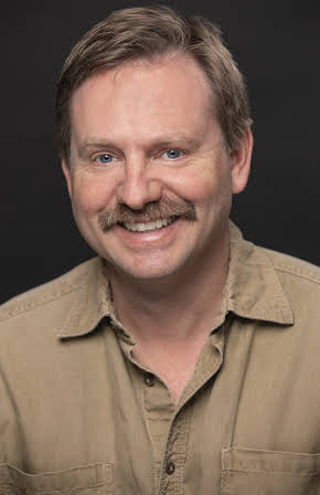 Oren Skoog as Barry Hurley