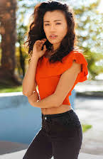 Vivian Full som Caitlin